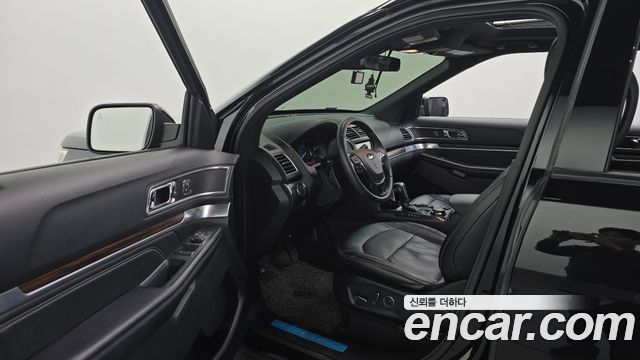 Ford Explorer 2.3 Limited 4WD 5th 2018 — фото 10