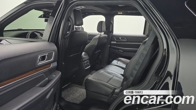 Ford Explorer 2.3 Limited 4WD 5th 2018 — фото 12