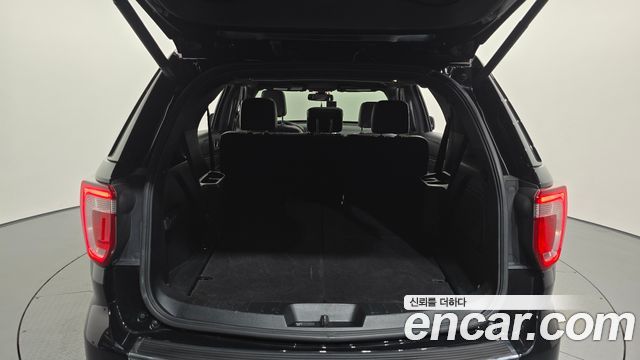 Ford Explorer 2.3 Limited 4WD 5th 2018 — фото 18