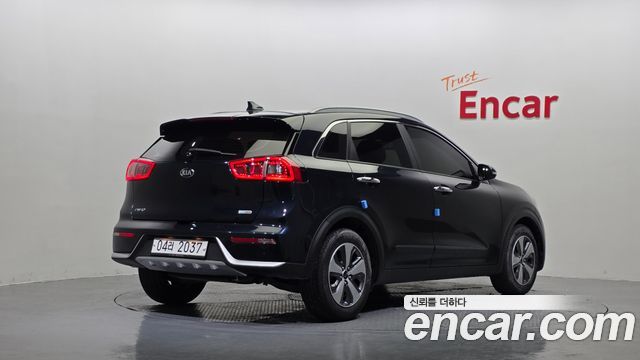 Kia Niro Prestige 2018 — фото 2