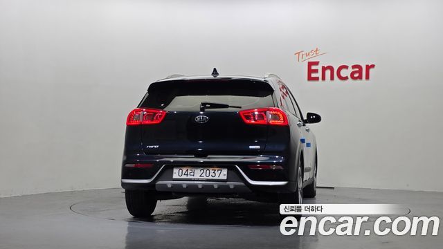Kia Niro Prestige 2018 — фото 4