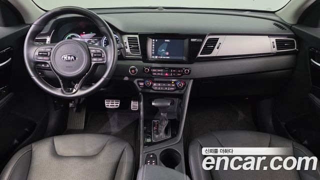 Kia Niro Prestige 2018 — фото 7