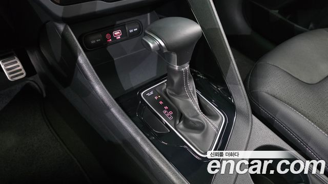 Kia Niro Prestige 2018 — фото 9