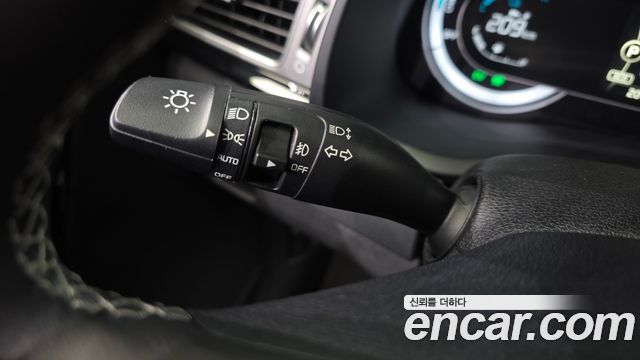Kia Niro Prestige 2018 — фото 11