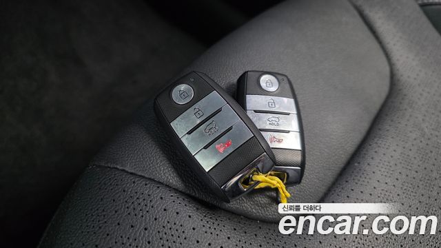 Kia Niro Prestige 2018 — фото 17