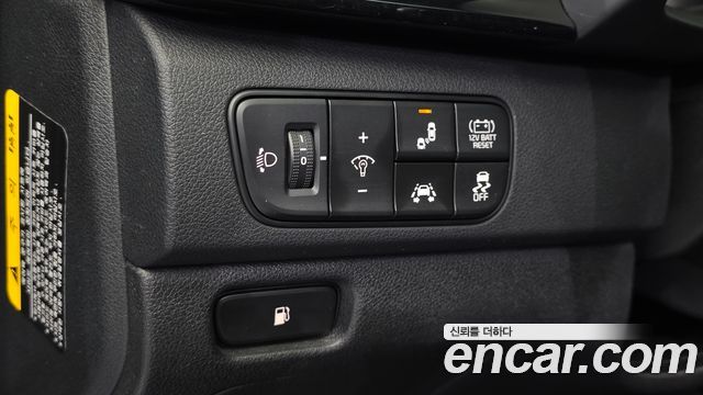 Kia Niro Prestige 2018 — фото 19
