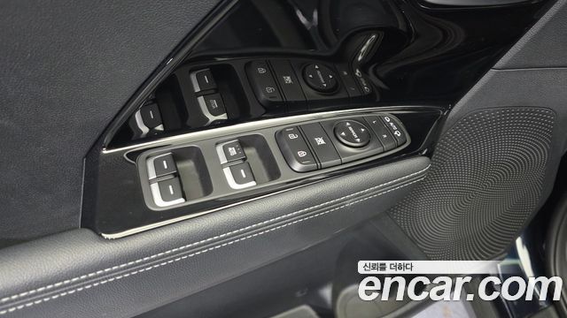 Kia Niro Prestige 2018 — фото 20