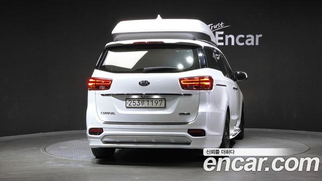 Kia Carnival 9-Seater Hi-Limousine Noblesse Special 2019 — фото 4