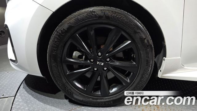Kia Carnival 9-Seater Hi-Limousine Noblesse Special 2019 — фото 5