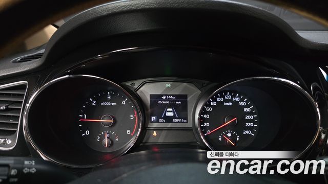 Kia Carnival 9-Seater Hi-Limousine Noblesse Special 2019 — фото 8