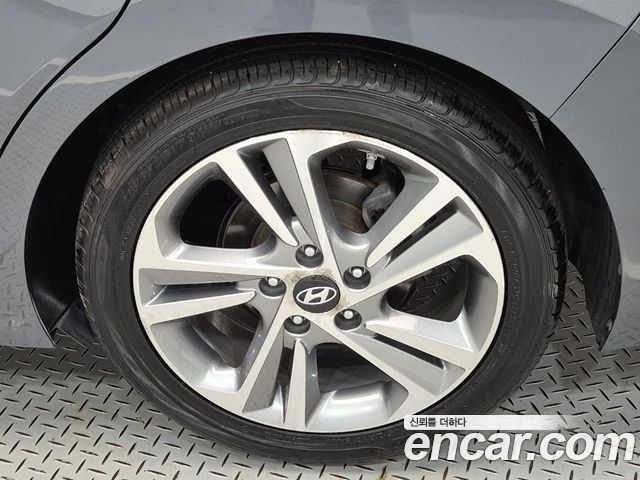 Hyundai Avante (AD) 1.6 GDI Value Plus 2018 — фото 24
