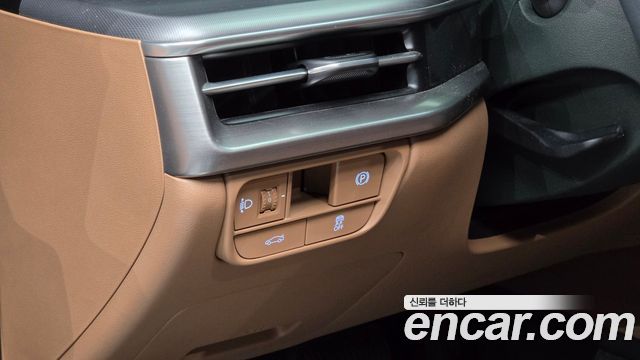 Hyundai Grandeur (GN7) 2,5 Gasoline 2WD Premium 2023 — фото 16