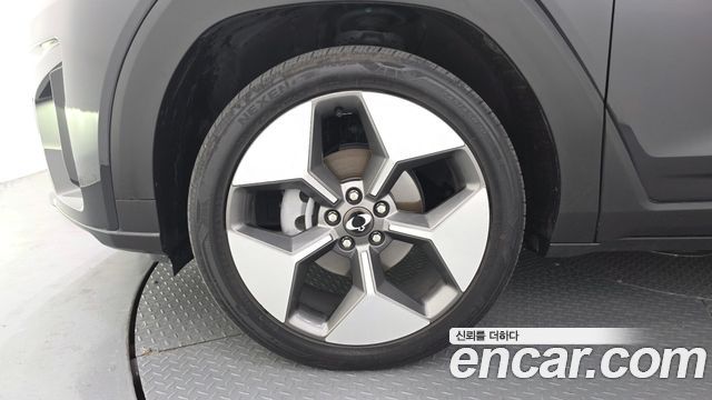 KG Mobility (SsangYong) Torres EVX E7 2024 — фото 5