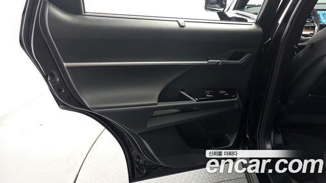 KG Mobility (SsangYong) Torres EVX E7 2024 — фото 31