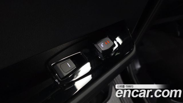 KG Mobility (SsangYong) Torres EVX E7 2024 — фото 36