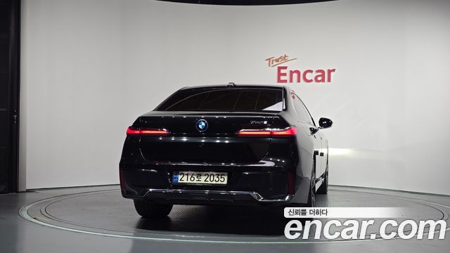 BMW 7 Series (G70) 750e xDrive M Sport 2023 — фото 4