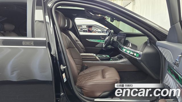 BMW 7 Series (G70) 750e xDrive M Sport 2023 — фото 11