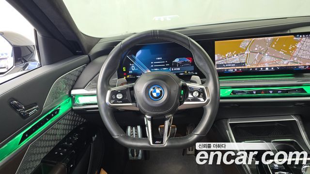 BMW 7 Series (G70) 750e xDrive M Sport 2023 — фото 13