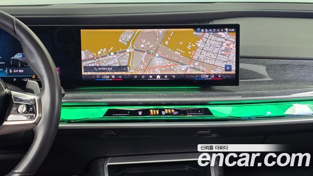 BMW 7 Series (G70) 750e xDrive M Sport 2023 — фото 14
