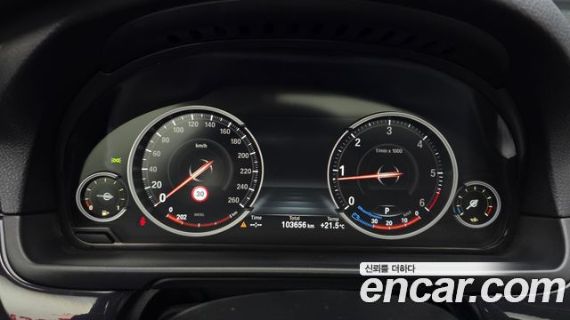 BMW 5 Series (F10) 520d xDrive M Aero Dynamic 2016 — фото 8