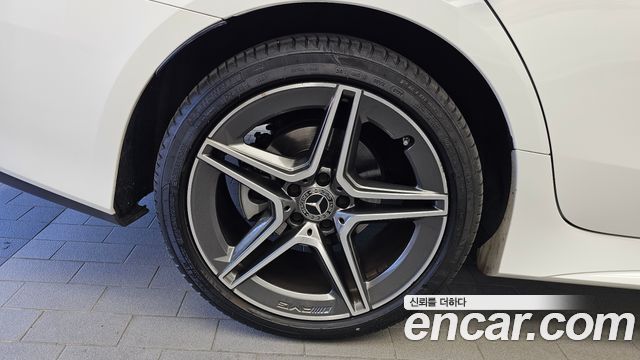 Mercedes-Benz CLS-Class (C257) CLS300d 4MATIC 2023 — фото 5