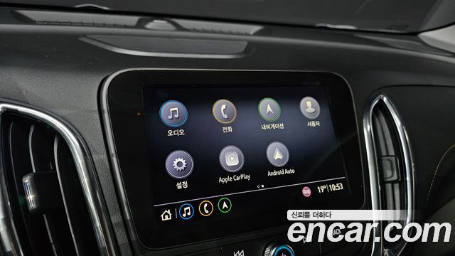 Chevrolet Equinox 2WD Premier 2019 — фото 18