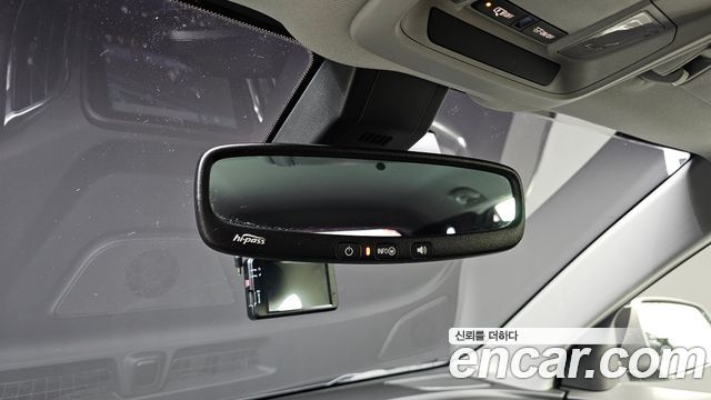 Chevrolet Equinox 2WD Premier 2019 — фото 19
