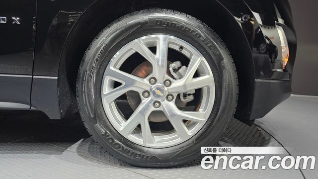 Chevrolet Equinox 2WD Premier 2019 — фото 21