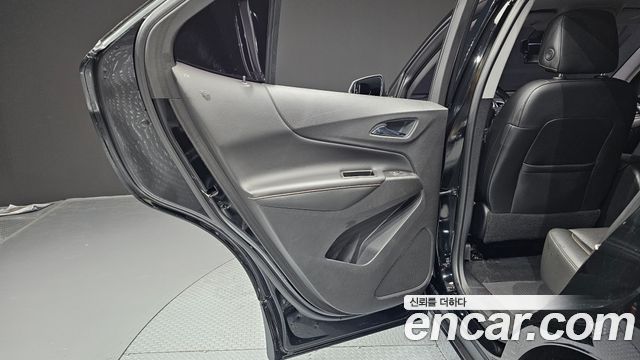 Chevrolet Equinox 2WD Premier 2019 — фото 25