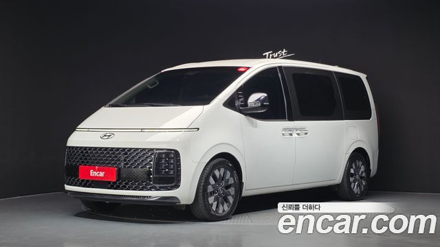 Hyundai Staria Lounge 9-Seater Prestige