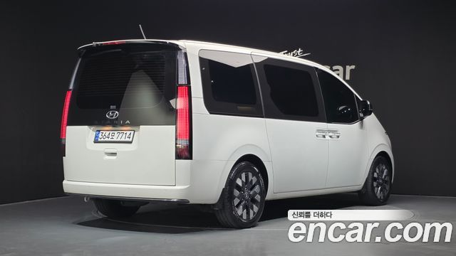 Hyundai Staria Lounge 9-Seater Prestige 2022 — фото 2