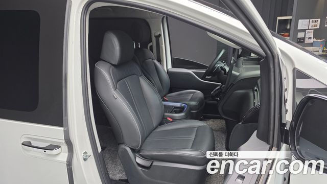 Hyundai Staria Lounge 9-Seater Prestige 2022 — фото 11