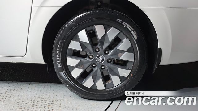 Hyundai Staria Lounge 9-Seater Prestige 2022 — фото 21