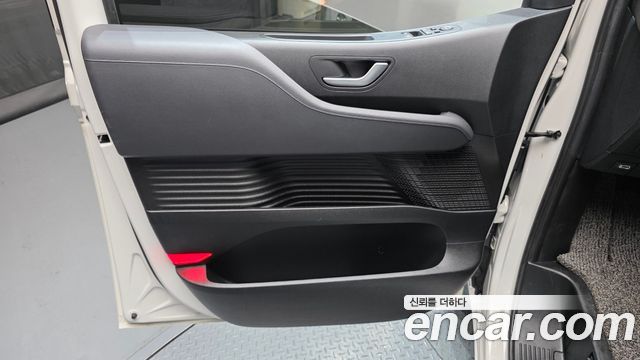 Hyundai Staria Lounge 9-Seater Prestige 2022 — фото 24