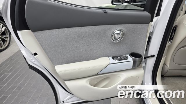 Genesis GV60 Standard 2022 — фото 25