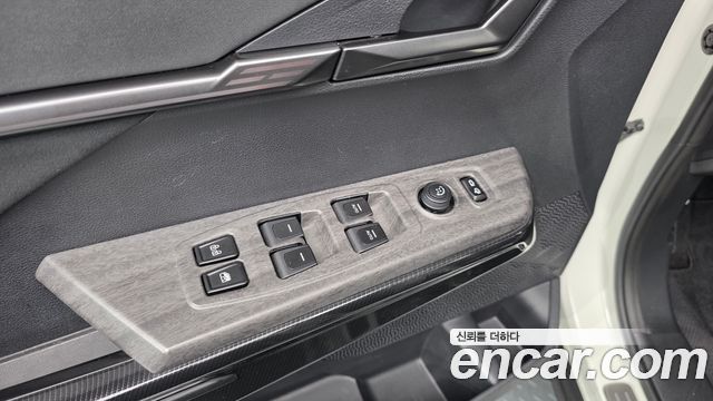 KG Mobility (SsangYong) Musso EV (O100) Black Edge AWD 2026 — фото 19
