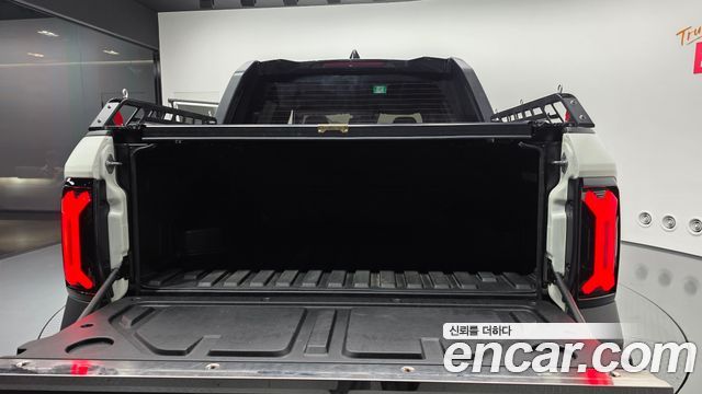 KG Mobility (SsangYong) Musso EV (O100) Black Edge AWD 2026 — фото 32