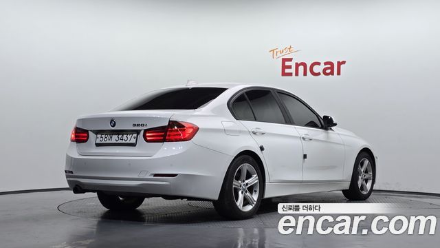 BMW 3 Series (F30) 320i 2012 — фото 2