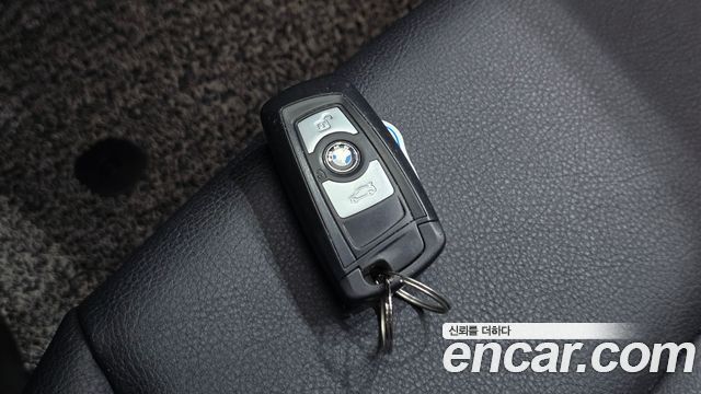 BMW 3 Series (F30) 320i 2012 — фото 17