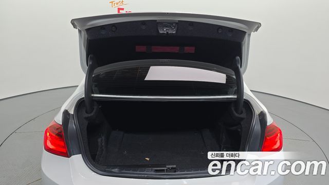 BMW 3 Series (F30) 320i 2012 — фото 20