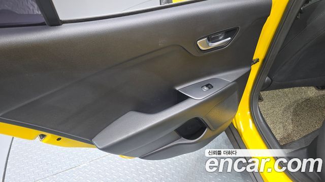 Kia Stonic Diesel 1.6 Prestige 2018 — фото 25