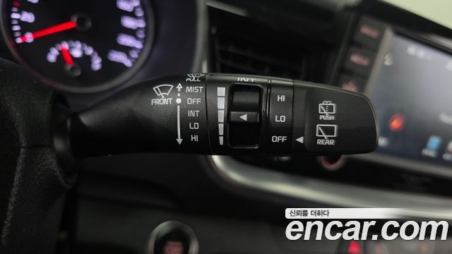 Kia Stonic Diesel 1.6 Prestige 2018 — фото 31