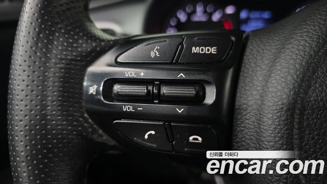 Kia Stonic Diesel 1.6 Prestige 2018 — фото 32