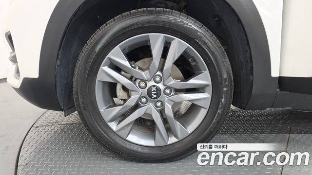 Kia Seltos Diesel 1.6 2WD Prestige 2020 — фото 5