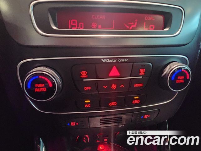 Kia Sorento R Diesel 2.0 2WD Prestige 2014 — фото 8