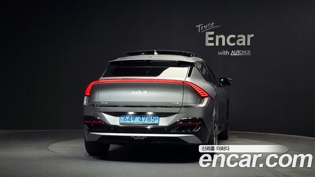 Kia EV6 Long Range 4WD GT Line 2023 — фото 4