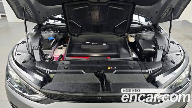 Kia EV6 Long Range 4WD GT Line 2023 — фото 6
