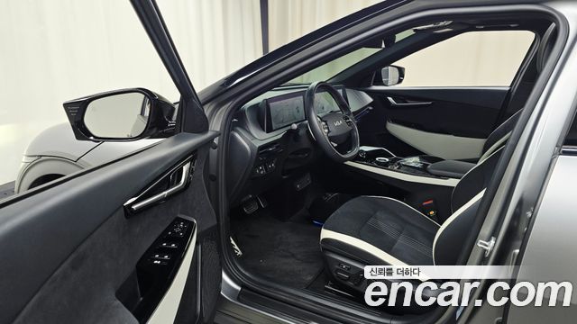 Kia EV6 Long Range 4WD GT Line 2023 — фото 10