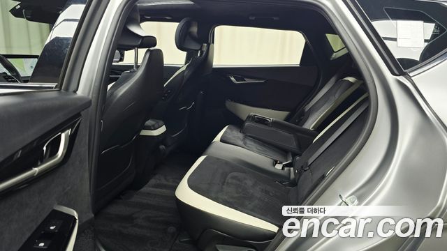 Kia EV6 Long Range 4WD GT Line 2023 — фото 12