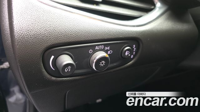 Chevrolet Malibu 1.5 Turbo LT Deluxe 2018 — фото 19